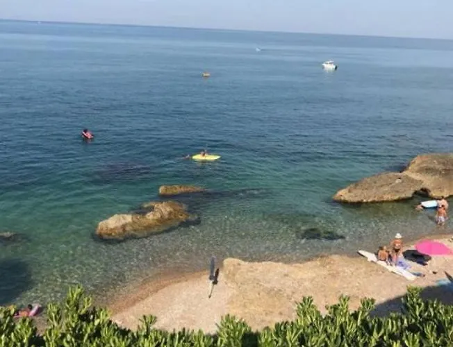 別荘 Casa Elegante In Riva Al Mare ヴァスト