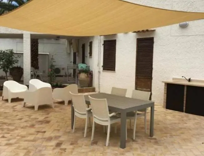 Casa Elegante In Riva Al Mare 펜션